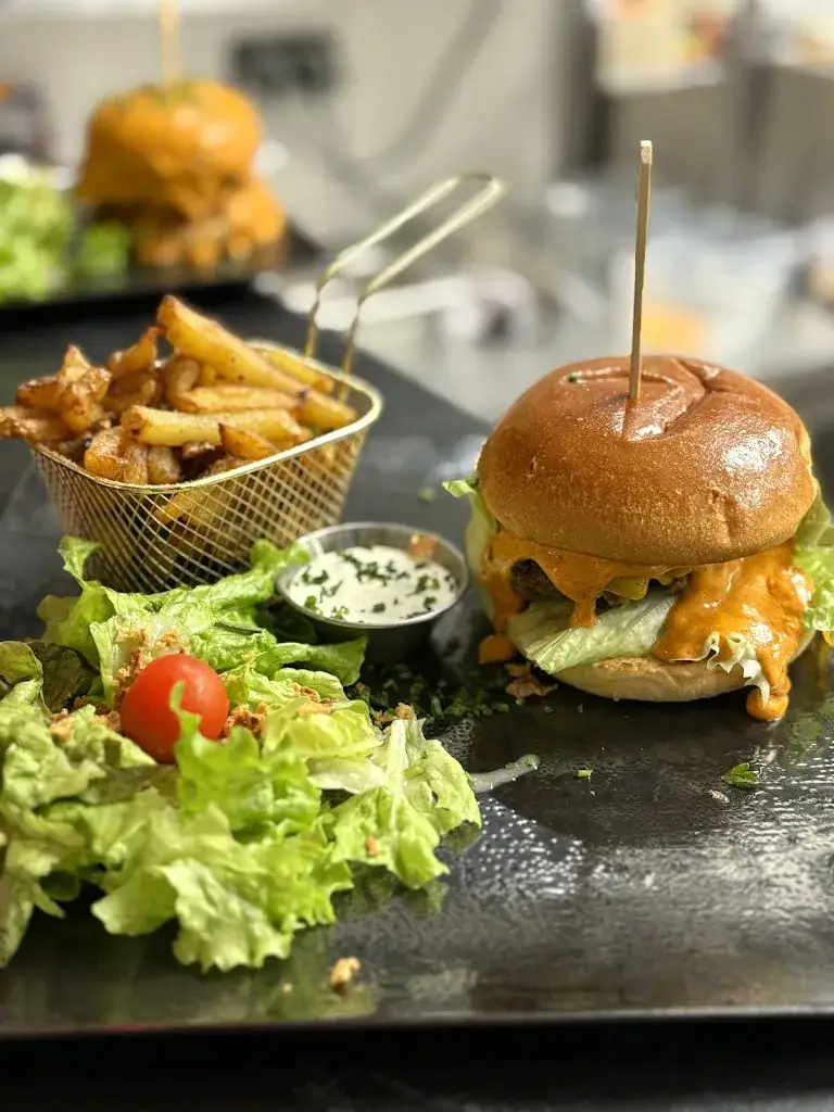 L'entrepôt - Brasserie_Saint-Amand-Montrond_slider_image_2