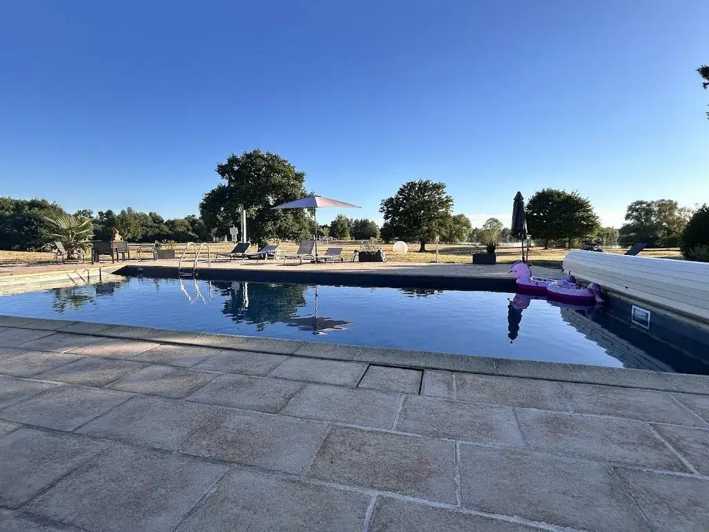 HOTEL LE NOIRLAC RESTAURANT LE 215 restaurant in Saint-Amand-Montrond