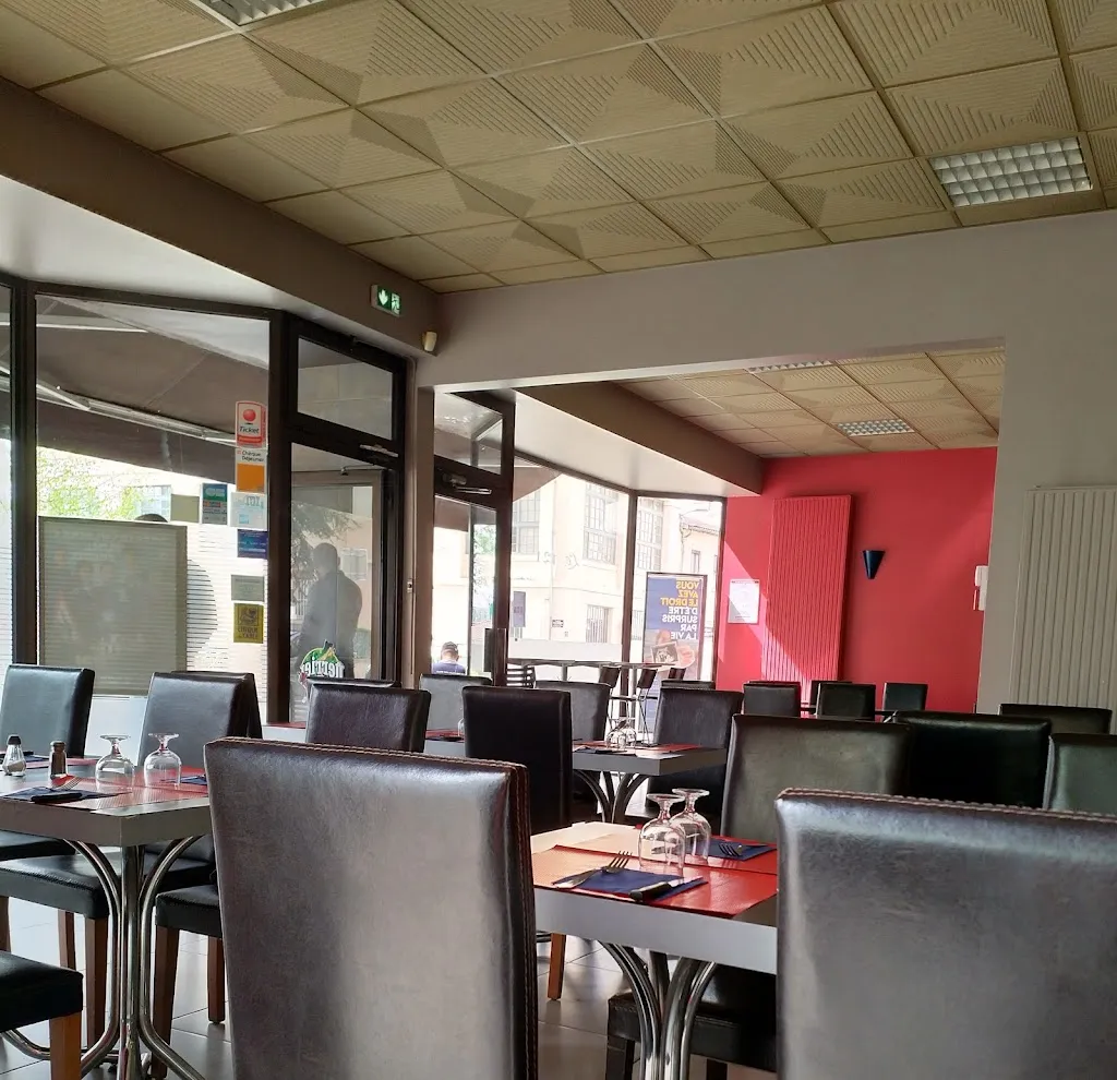 Le 121 Restaurant in Caluire-et-Cuire