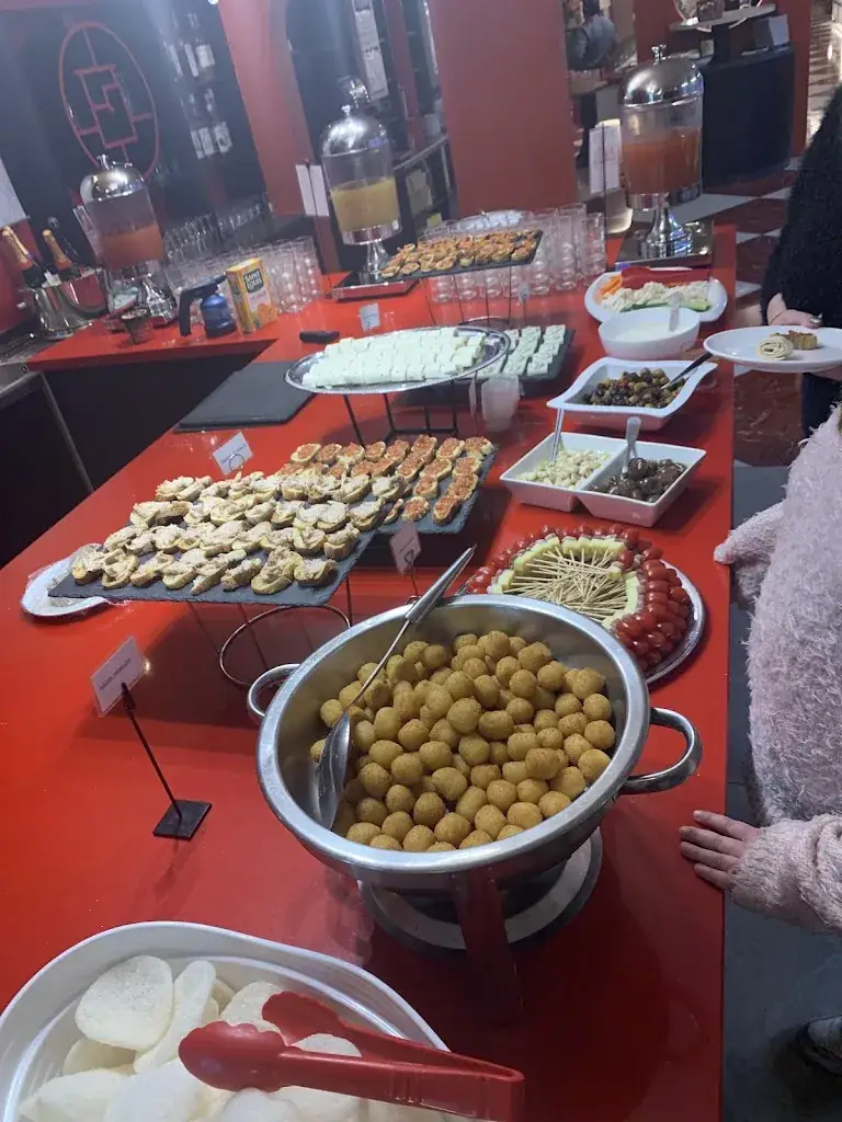 SHANGHAÏ WOK_Saint-Germain-du-Puy_slider_image_3