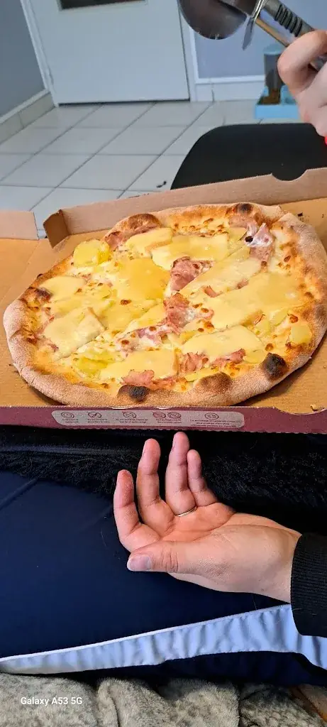 Mira Pizz_Saint-Germain-du-Puy_slider_image_3