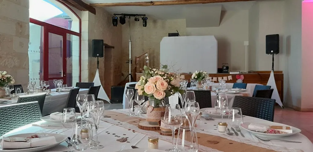 Le Noyer des Dames_Saint-Épain_slider_image_1