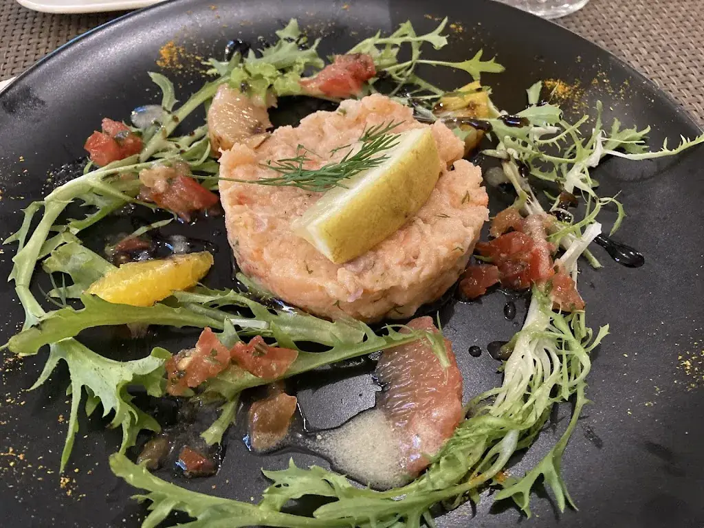 jacques de vries_Auberge Jeanne d'Arc | Restaurant Traditionnel - Traiteur | Sud Touraine_Sainte-Catherine-de-Fierbois_reseña