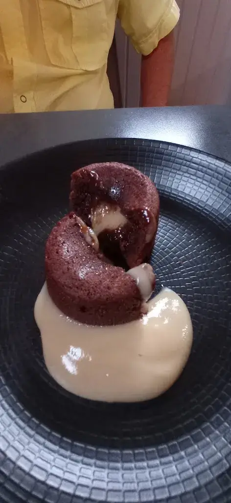 BISTROT DE LA PLACE_Sainte-Catherine-de-Fierbois_slider_image_3