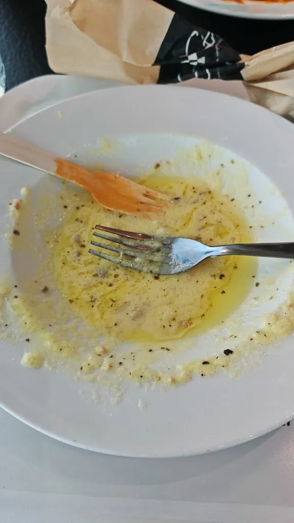 Loick .R_Stratto - Aire de Fontaine Colette_Saint-Épain_review