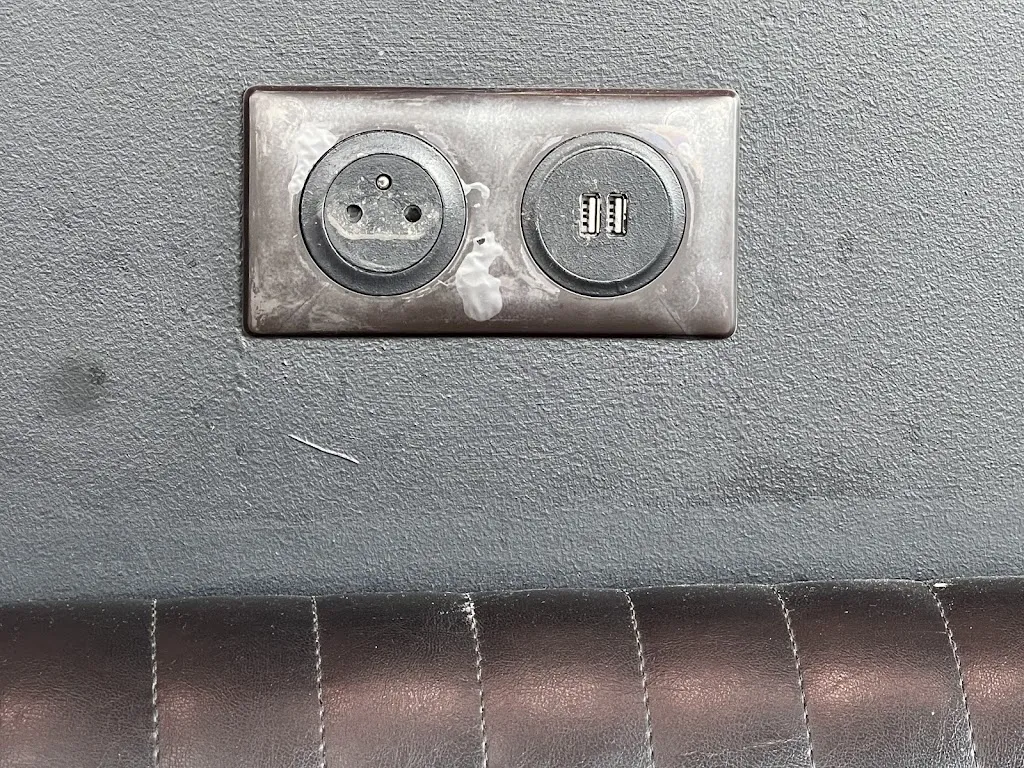 Mathieu Delcroix_Stratto - Aire de Fontaine Colette_Saint-Épain_review