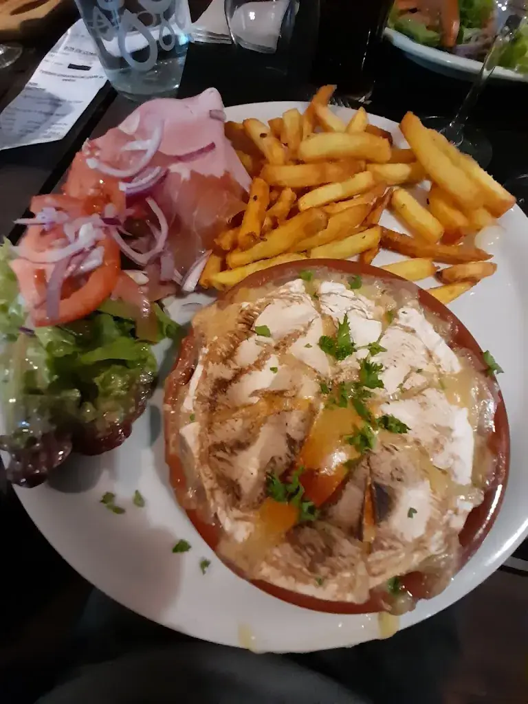 Le Guet-Apens restaurant in Pigny