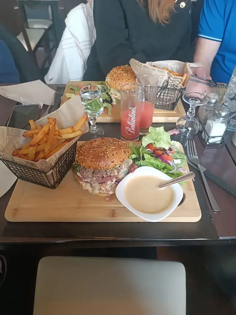 Le Guet-Apens_Pigny_slider_image_2