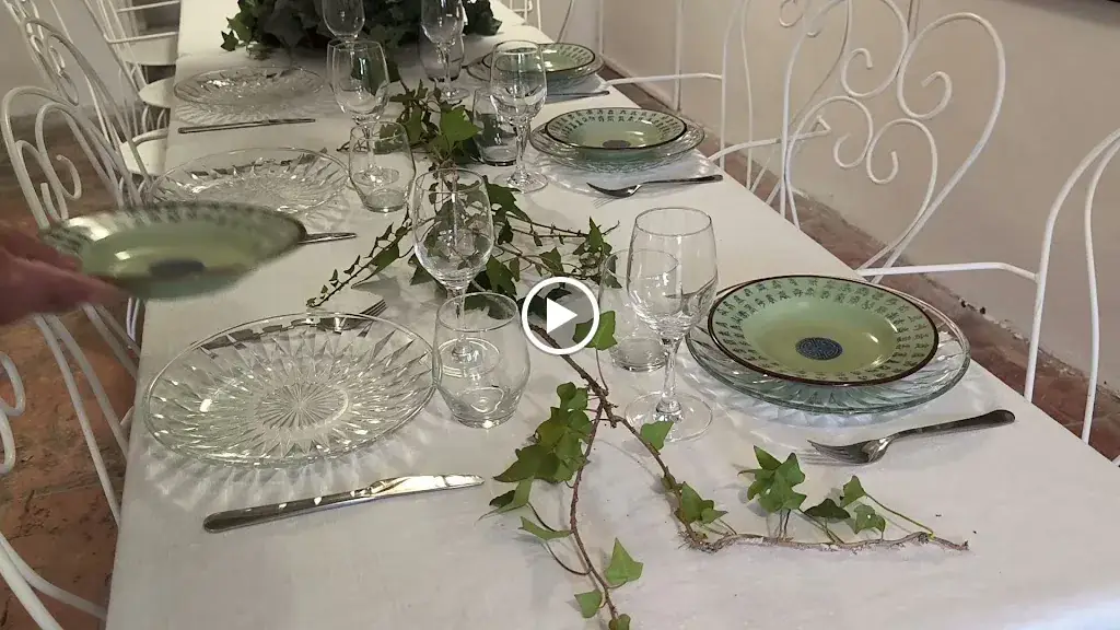 LA TABLE FLEURIE des jardins Charlemagne _Saint-Martin-sur-Ocre_slider_image_2