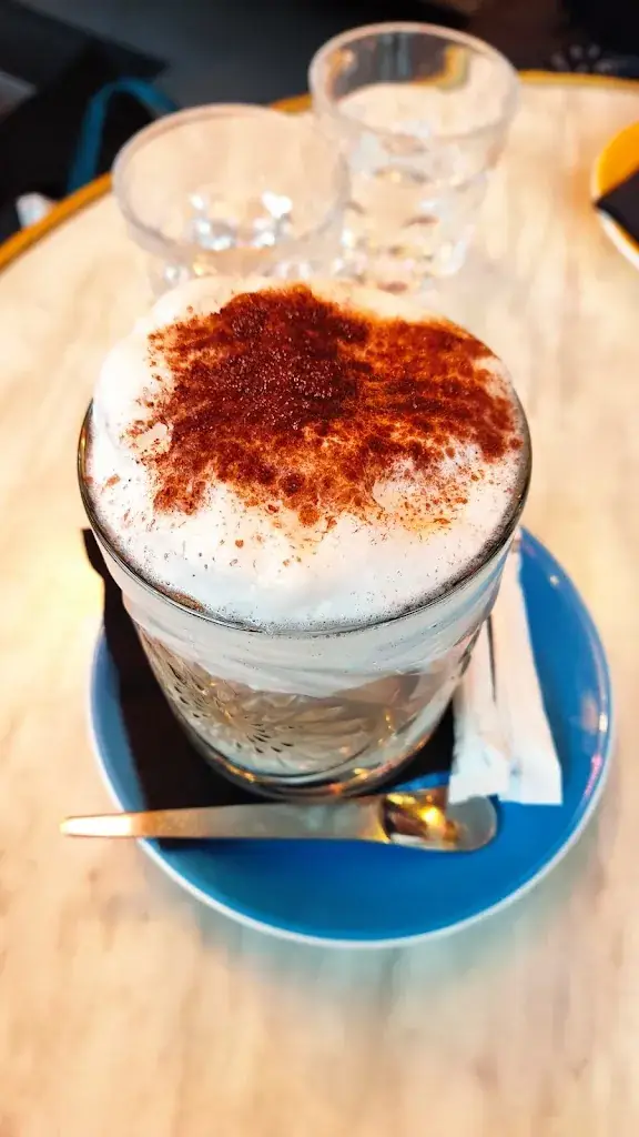 Ebrahim_Brasserie la Chouette_Paris_review