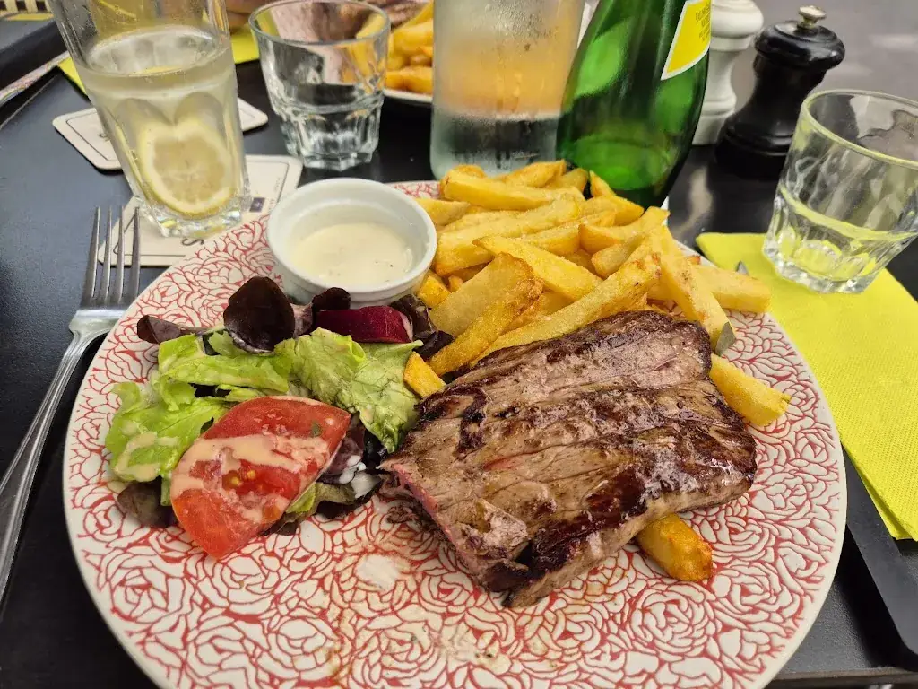 Le Zinc_Paris_slider_image_3