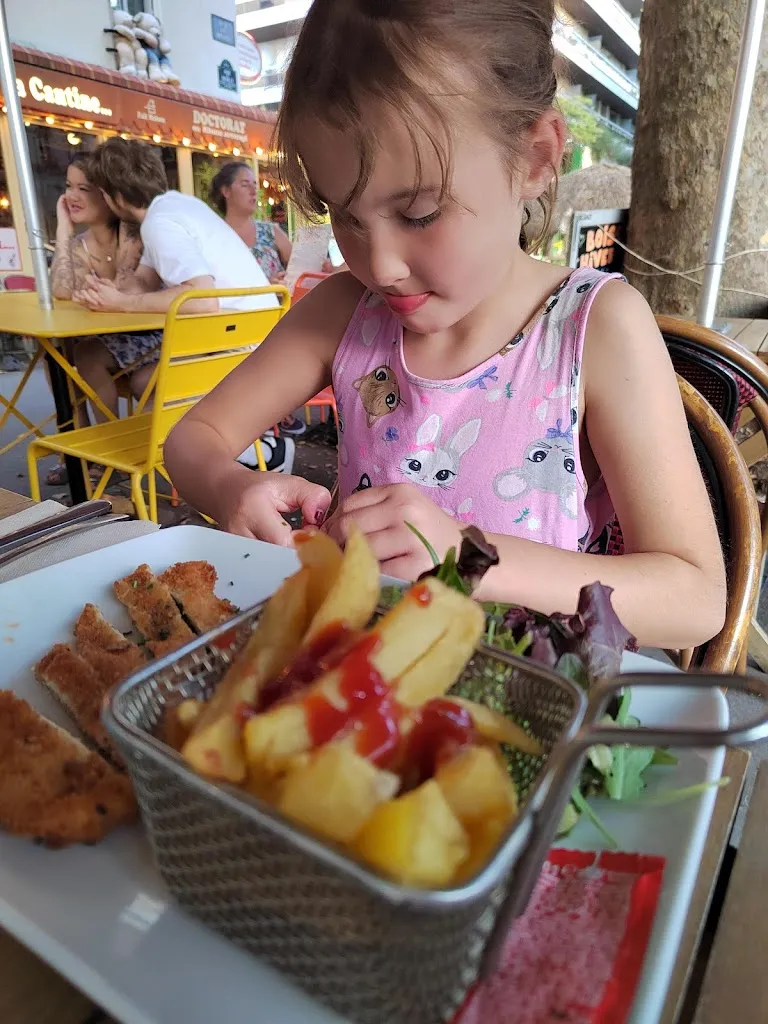 Philip Watkins_La Cantine de daumesnil - restaurant paris 12_Paris_review