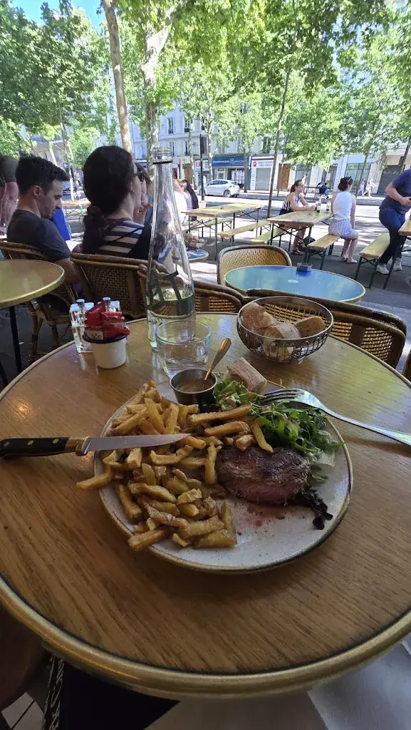 Javier Armenta_Chez Coquille_Paris_review