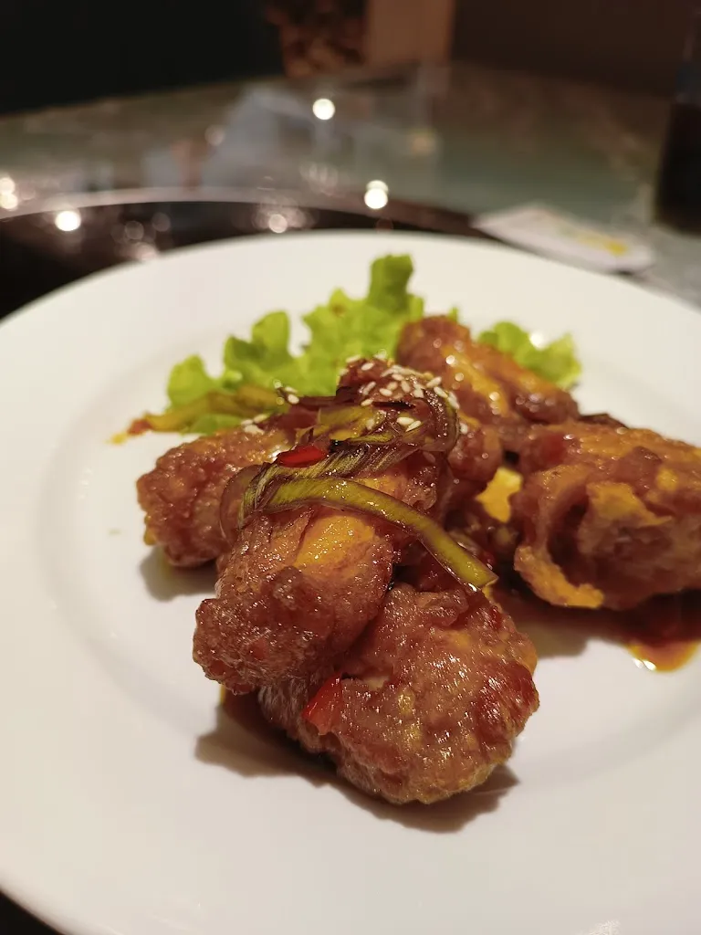 Sonja Brückner_Haengbok_Paris_review