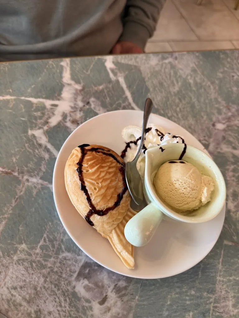 Yoy Yoy_Haengbok_Paris_review