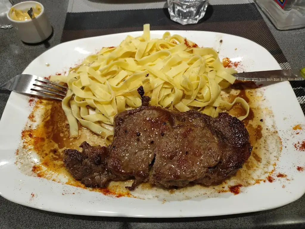 John Ngo_Restaurant Hotel L'Aigle_Paris_review