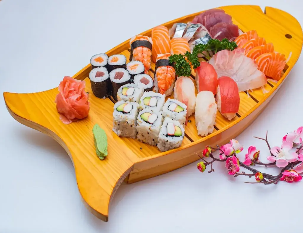 Fukuyama_Paris_slider_image_2