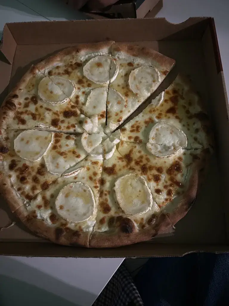 Ludwina Brunet_Star pizza_Saint-Laurent-Nouan_review