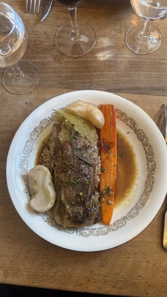 Alejandra Marin_Le Cheval Blanc_Mogneneins_review