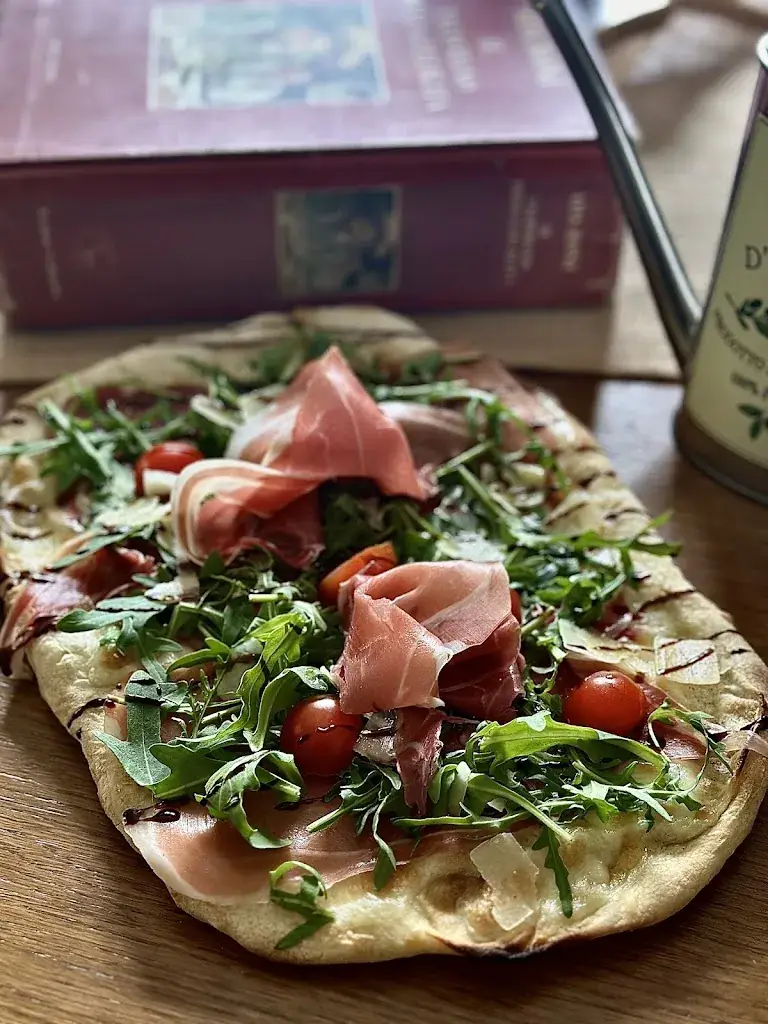 Pinsa Divino restaurant in Saint-Piat