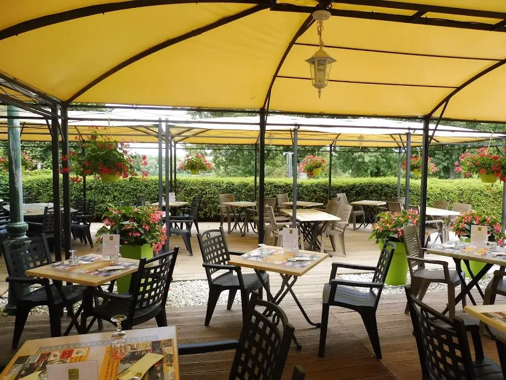 Restaurant Le Petit Port_Fareins_slider_image_1