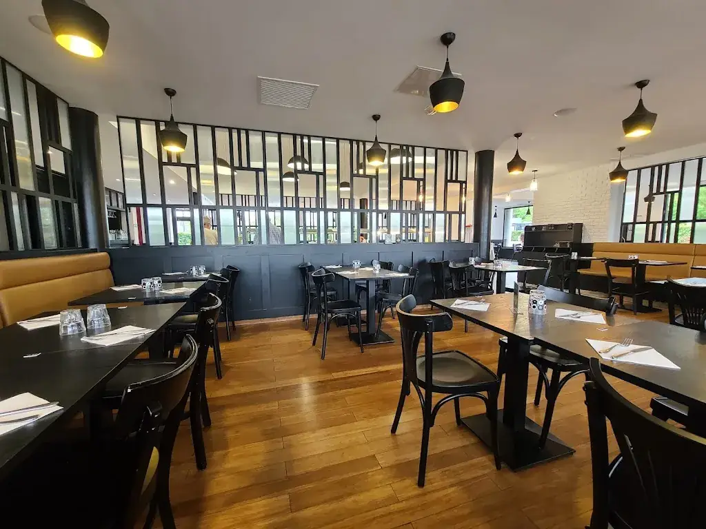 First grill Restaurant in Chapelle-Saint-Mesmin