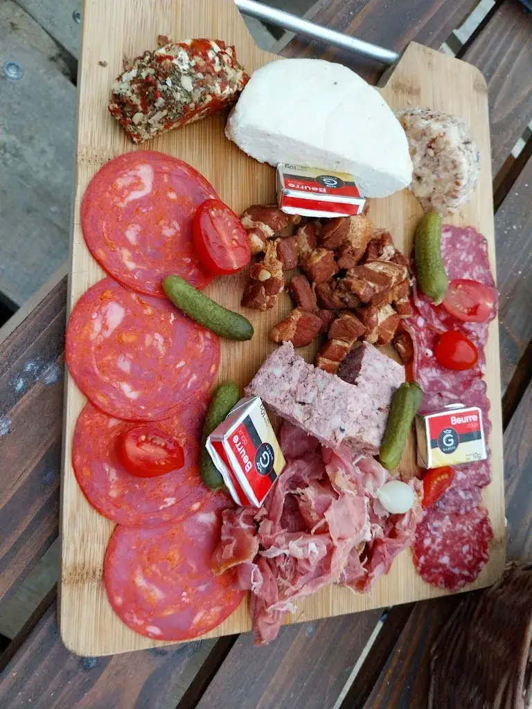 Gaelle Feuil_La guinguette de Saint Viâtre_Saint-Viâtre_review