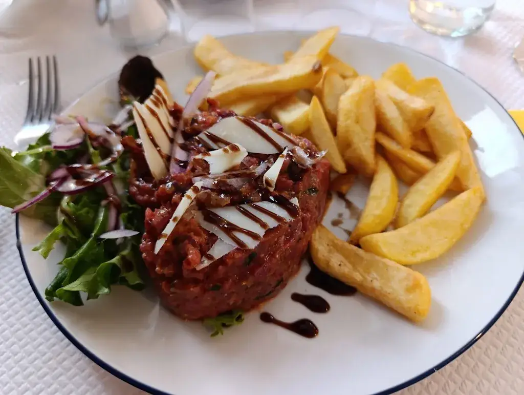 BREDEL Judith_GLOB 'TROTTER _Saint-Viâtre_review