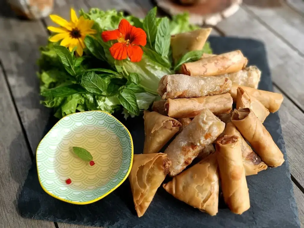 Les Délices de Qing restaurant in Saint-Viâtre