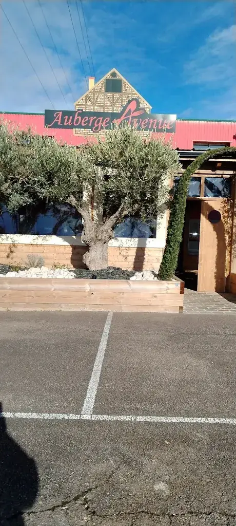 Auberge Avenue_Saint-Marcel_slider_image_3