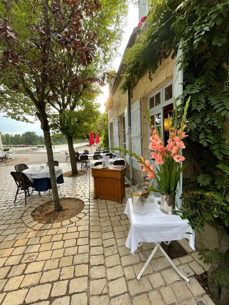 Restaurant de la Marine restaurant in Combleux