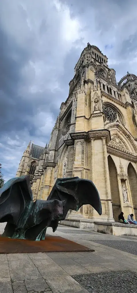 Kelz Blyth_Brit Hotel Orléans St Jean de Braye – L’Antarès_Saint-Jean-de-Braye_recensione