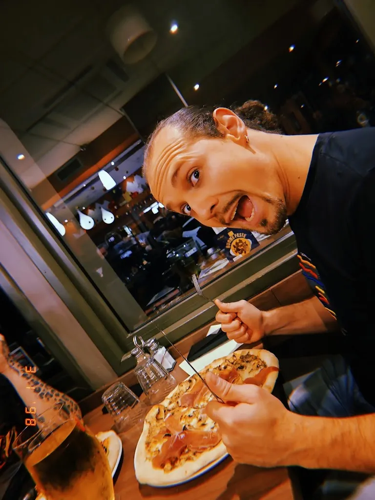 Emi Velkova_Del Arte_Saint-Jean-de-Braye_recensione