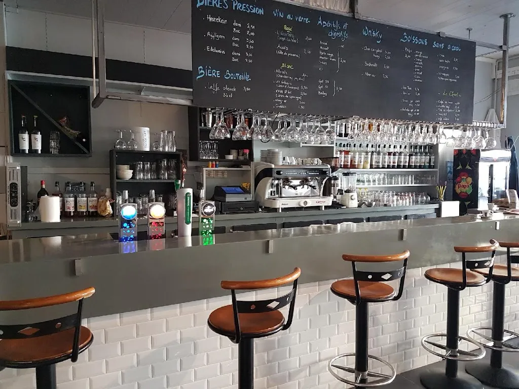 Le Globe Restaurant Bar Restaurant in Brioude