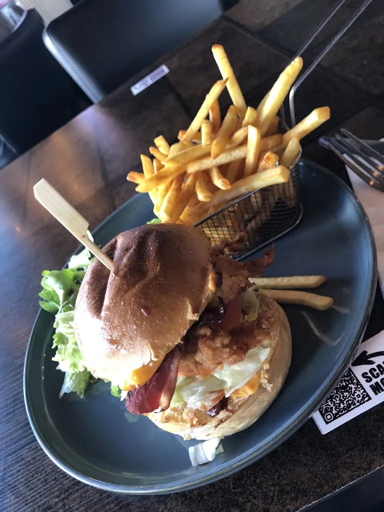 Ilyes_Wings Master _Saint-Jean-de-Braye_review