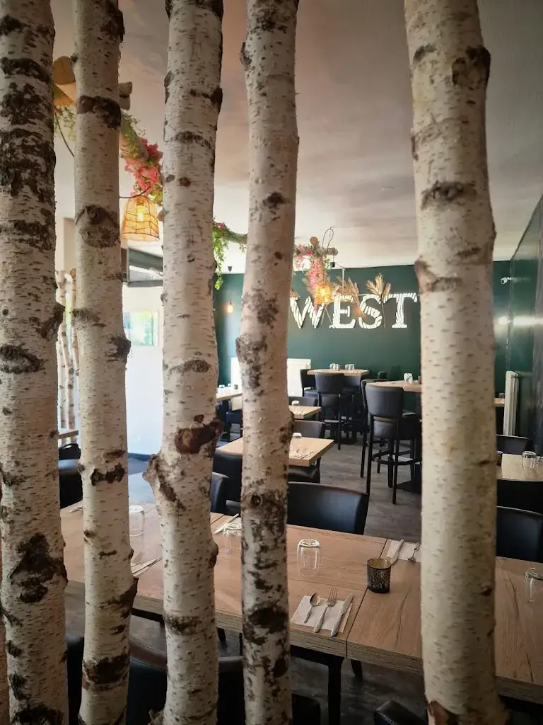 West garden_Saint-Jean-de-Braye_slider_image_2