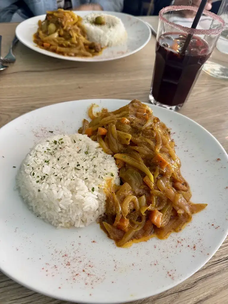 West garden_Saint-Jean-de-Braye_slider_image_3