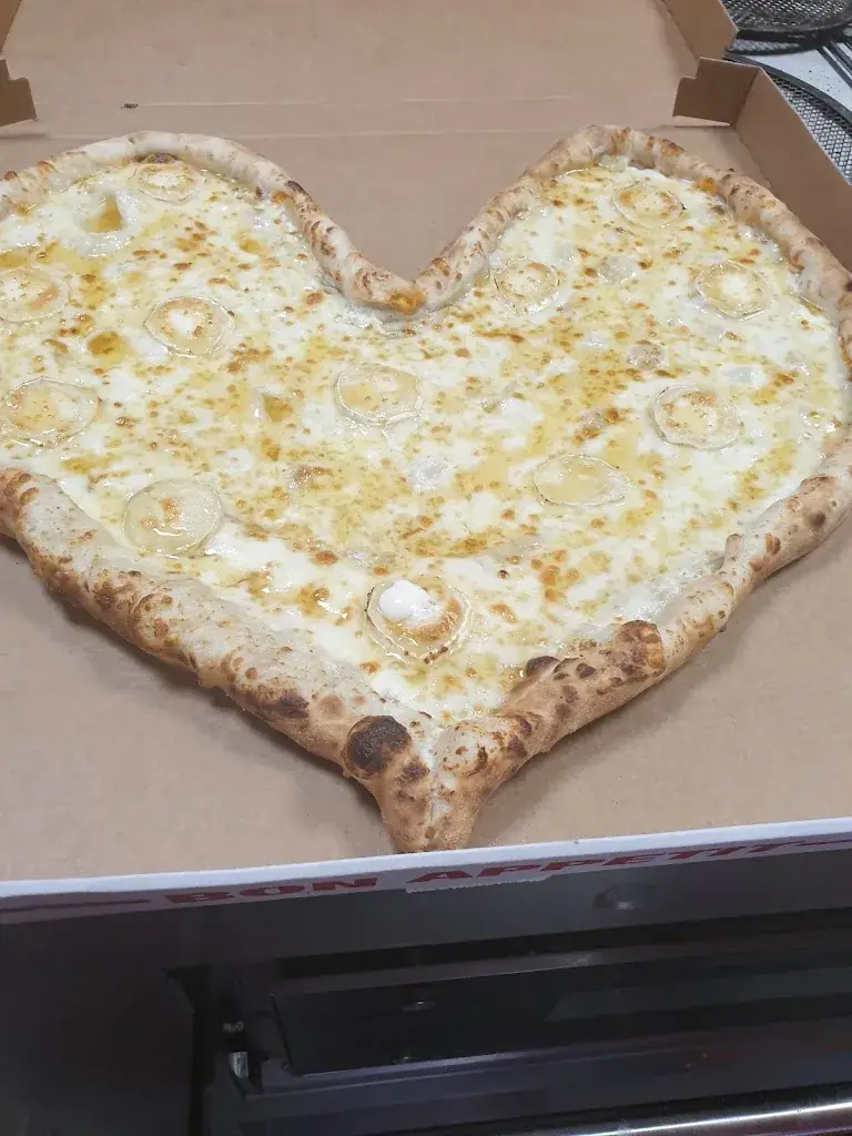 Pizza club Saussay_Saussay_slider_image_2