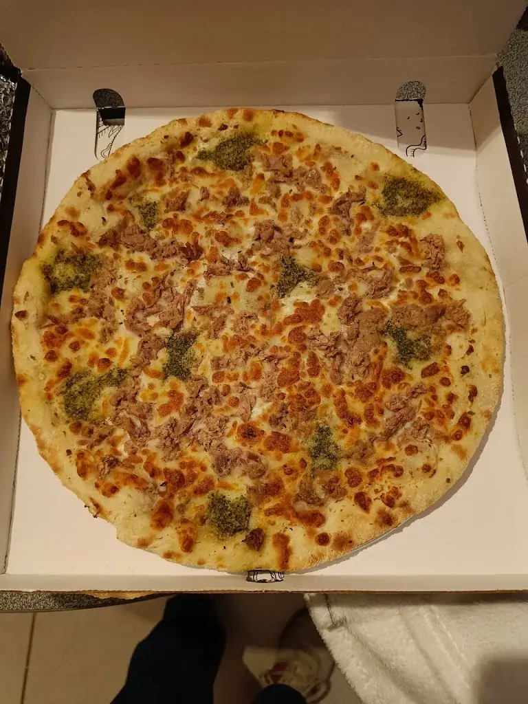 Les Toqués pizzeria 24h/7j - Savigné/Lathan restaurante en Savigné-sur-Lathan