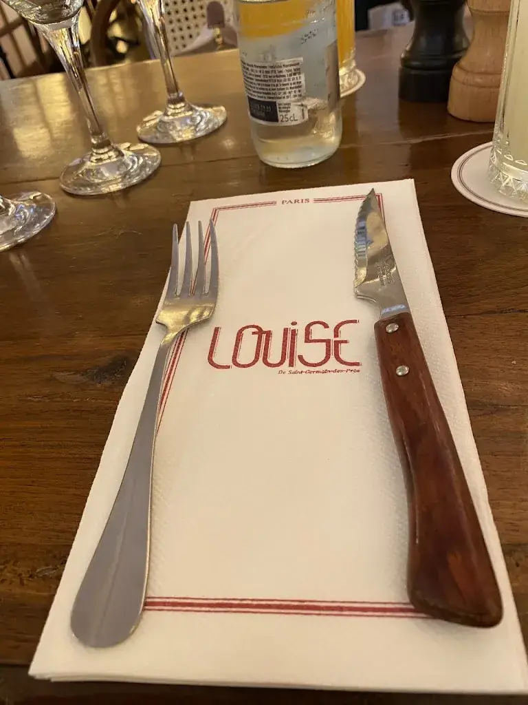 E C_Cafe Louise_Paris_review