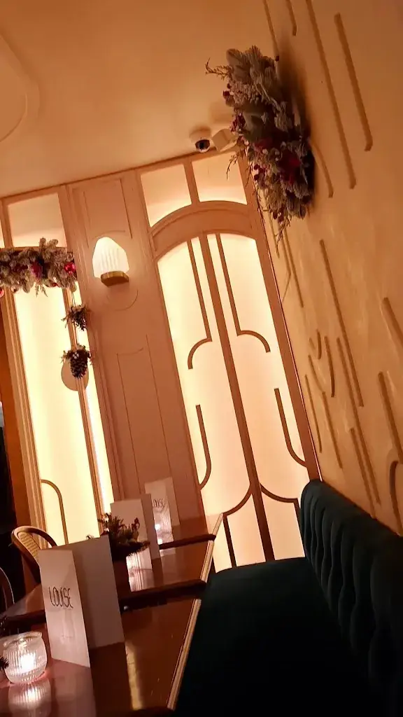 Cafe Louise_Paris_slider_image_2