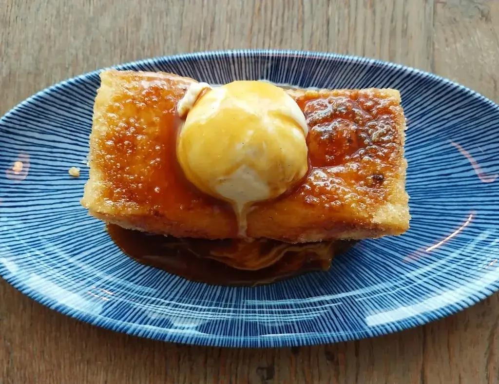 Ramona Rorvik _Huguette, Bistro de la mer_Paris_review