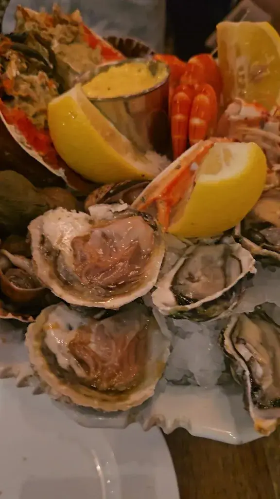 Huguette, Bistro de la mer_Paris_slider_image_2