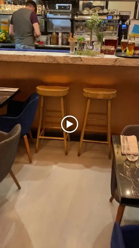 La Diva des Prés_Paris_slider_image_2