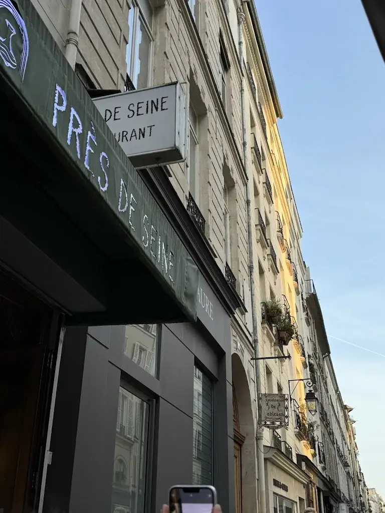 Près de Seine restaurant in Paris