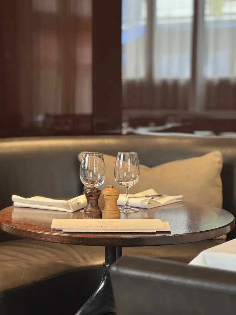 Aliya Travel_La Société_Paris_review