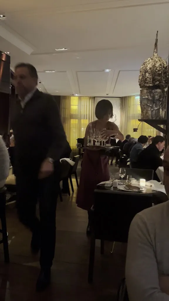 Lika Mikautadze_La Société_Paris_review