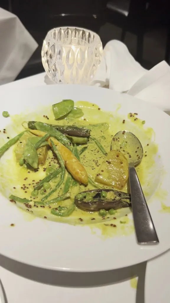 La Société_Paris_slider_image_2