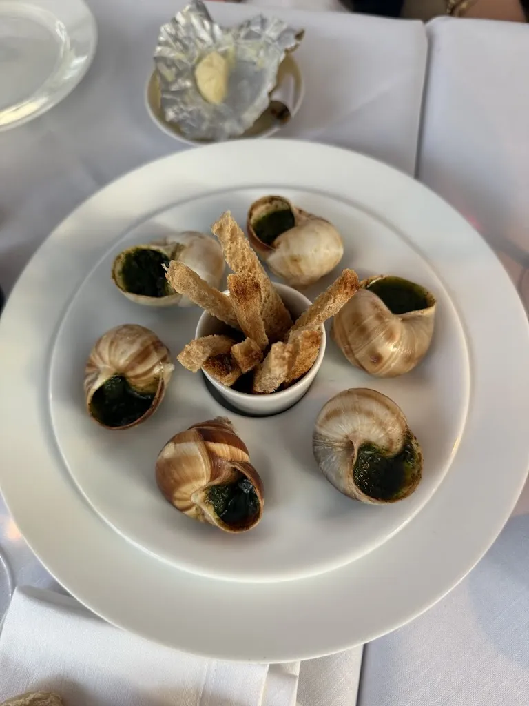 La Société_Paris_slider_image_3