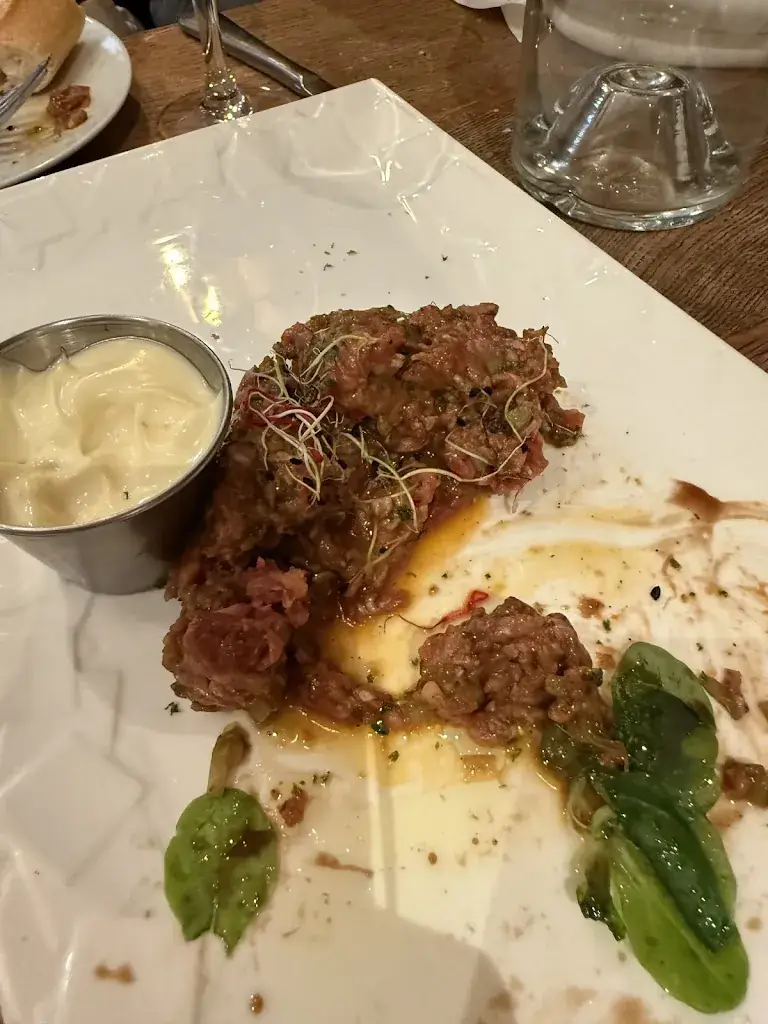 Jasmine Zhang_Côté Saint-Germain_Paris_review